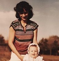 Kelly Henderson Wiki, Age, Husband, Biography, Net worth, Family & Profile 5 Kelly Henderson Mother Rhonda Henderson