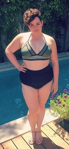 Melanie Field Wiki, Bio, Age, Net worth, Boyfriend, Height, Weight, Birthday, Husband (Heathers TV Show) Education 6 Melanie Field Sexy Hot Swim suit Photos