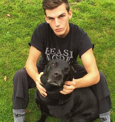 Miles Hurley Wiki, Bio (Elizabeth Hurley's Nephew) Age, Net worth, Girlfriend, Wife, Weight & Height 4 Miles Hurley Wiki, Biography (Next Model Management), Age, Net worth, Weight, Height, Father, Mother, Aunt (Liz Hurley)