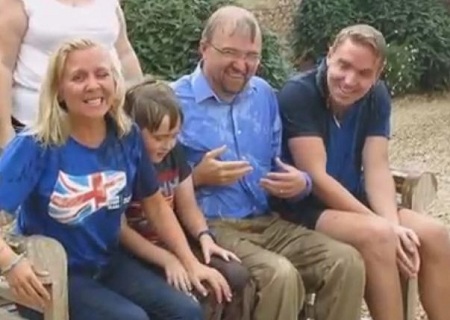 Robert Hawking Wiki, Biography (Stephen Hawking's Son) Net Worth, Age, Wife, Father, Mother, Children, Job, Height and Weight 7 Robert Hawking Latest Photos with family and friends