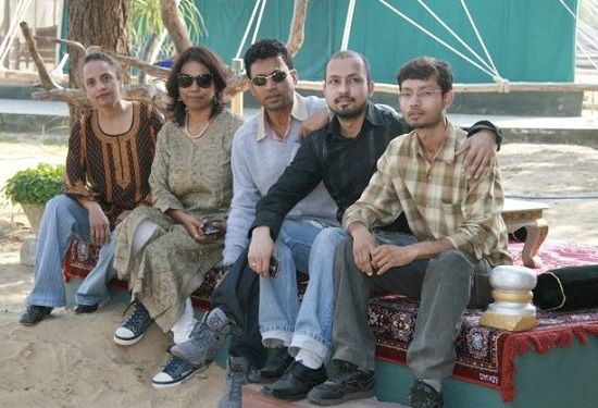 Sutapa Sikdar Wiki, Bio (Irrfan Khan's Wife) Age, Net worth, Husband, Kids, Family, Movies, Height and Weight 3 Sutapa Sikdar Latest Images with Husband Irrfan Khan, Kids, Family and Friends