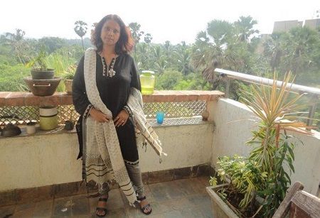 Sutapa Sikdar Wiki, Bio (Irrfan Khan's Wife) Age, Net worth, Husband, Kids, Family, Movies, Height and Weight 2 Sutapa Sikdar Wiki, Biography, Age and Education