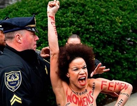 Nicolle Rochelle Wiki, Age, Bio, Bill Cosby Show (Topless Protester Photos) Net worth, Height & Weight 2 Nicolle Rochelle Wiki, Age, Bio, Net worth, Topless Women Photos, Cosby Show Actress, Height, Weight, Body Measurement, Topless Protester, Boyfriend, Affairs, Husband and Education