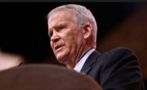 Betsy Stuart (Oliver North’s Wife) Wiki, Age, Bio, Net Worth, Height, Weight, Ethnicity & Facts 2 Betsy Stuart (Oliver North’s Wife) Wiki