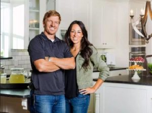 Chip Gaines Wiki (Joanna Gaines' Husband) Bio, Age, Net worth, Height, Weight, Ethnicity & Facts 6 Chip Gaines and Joanna Gaines Wedding, Engaged, Dating and Relationship Status