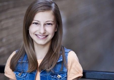 Julia Lalonde Wiki, Age, Bio, Height, Weight, Net worth, Boyfriend, Ethnicity & Facts 3 Julia Lalonde Biography, Age, Personal Life Details & Profile