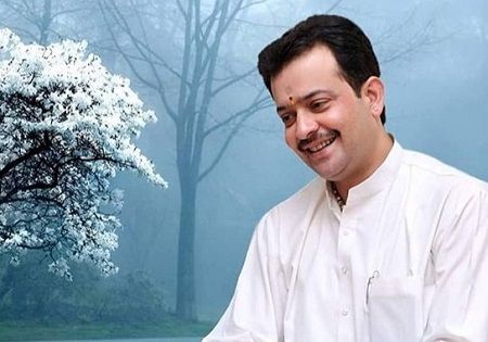Bhaiyyu Maharaj Biography, Age, Profile & Personal Life Details