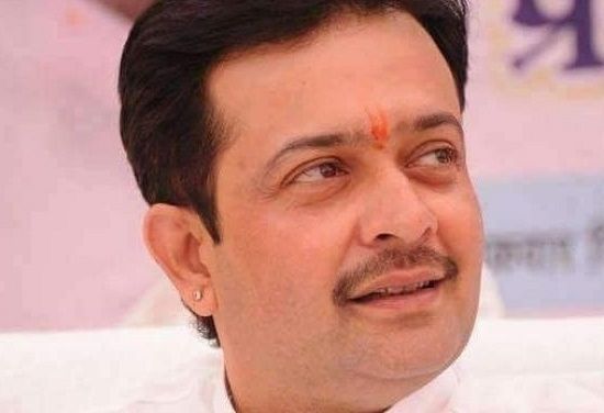 Bhaiyyu Maharaj Wiki, Wife, Age, Bio, Net worth, Death Cause, Caste, Height & Weight