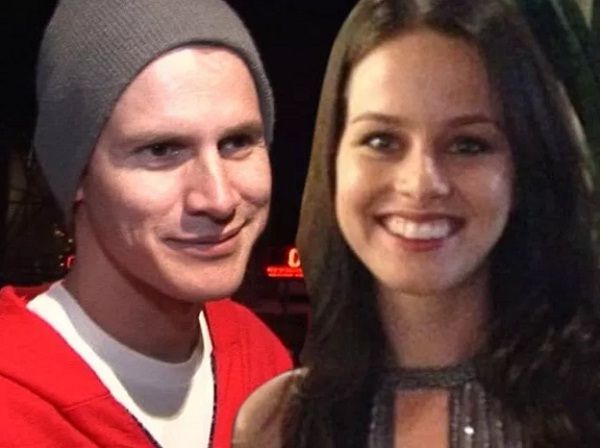 Carly Hallam Wiki (Daniel Tosh’s Wife) Age, Bio, Husband, Kids, Net worth, Height, Ethnicity & Profile