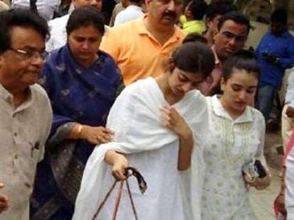 Kuhu Deshmukh Wiki (Bhaiyyu Maharaj's Daughter) Bio, Age, Height, Weight, Caste & Family 3 Kuhu Deshmukh Wiki Bhaiyyu Maharaj's Daughter