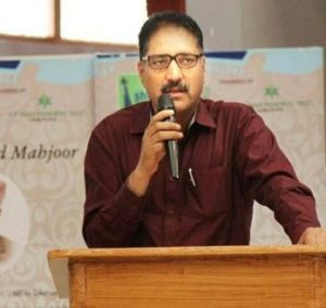 Shujaat Bukhari Wiki, Wife, Age, Bio, Family, Net worth, Caste, Height, Weight & Facts 6 Shujaat Bukhari Net worth, Status, Income, Earnings & Wealth