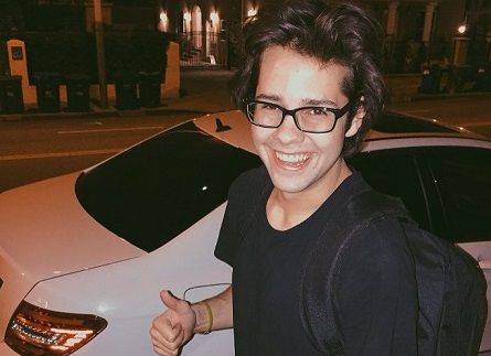 David Dobrik Wiki, Age, Girlfriend, Height, Weight, Bio, Net worth, Family, Ethnicity & Facts 5 Who is David Dobrik Facts about Vine YouTube Star