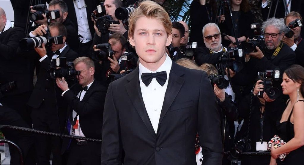 Joe Alwyn Net worth: How Rich is Taylor Swift's New Boyfriend Actually? 2 Joi-Alwyn-net-worth--biography-awards