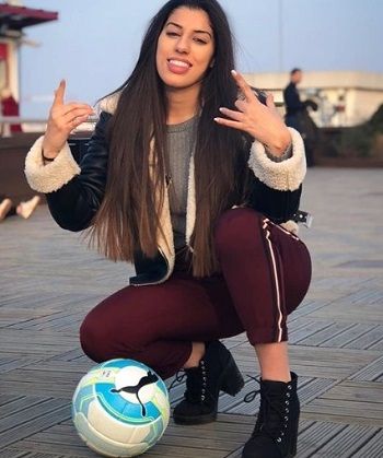 Lisa Zimouche Wiki, Height, Weight, Age, Net worth, Boyfriend, Family, Bio & Facts 2 Lisa Zimouche Wiki, Age, Bio