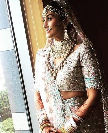 Poorna Patel Wiki, Husband (Praful Patel's Daughter) Bio, Age, Family, Height & Weight 6 Poorna Patel Wedding Lehenga