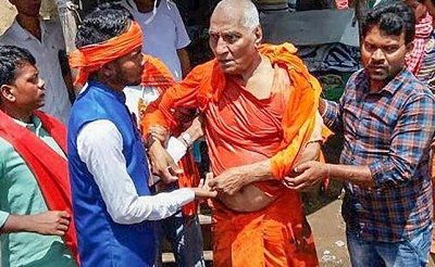 Swami Agnivesh Biography, Wife, Age, Family, Net worth, Wiki, Caste, Height & Weight 2 Swami Agnivesh Biography, Wife, Ranchi Incident