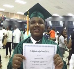 Latarian Milton Wiki, Age, Height, Weight, Bio, Family, Girlfriend, Affair & Facts 3 Photo of Latarian Milton's Graduation Day