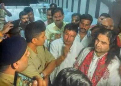 Devkinandan Thakur Wiki, Age, Wife, Biography, Family & Net worth 3 Devkinandan Thakurji Arrested by Agra Police