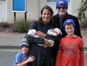 Natasha Shishmanian Wiki, Age (Chris Evans wife) Family, Biography, Facts 4 Natasha Shishmanian with spouse Chris and children Noah, Eli, Boo and Watt