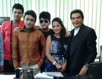 Payel Chakraborty Wiki (Actress) Age, Husband, Biography, Death & Family 6 Payel Chakraborty with Asrani Actor