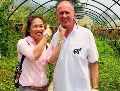 Vernon Unsworth Wiki, Age, Wife, Net worth, Biography, Family & Facts 8 Woranan Ratrawiphukkunand Vernon Unsworth Wife