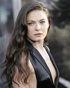 Alexa Davalos Age, Husband, Net worth, Family, Biography & More 4 Alexa Davalos Wiki