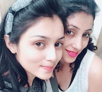 Mallika Singh Wiki, Height, Age, Boyfriend, Family, Biography & Facts 8 Mallika Singh Father & Mother Taran