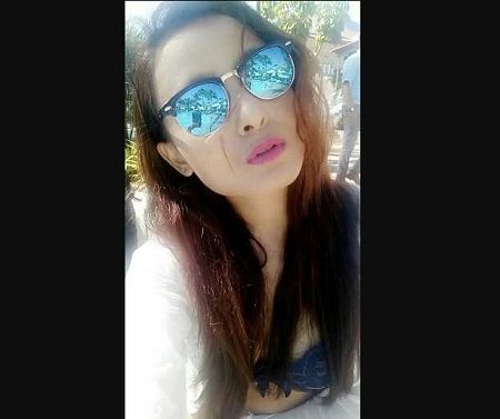 Megha Sharma Model Remove Cloth in Lift Mumbai Cops