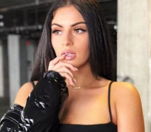 Nazanin Kavari Height, Age, Boyfriend, Family, Biography & More 5 Nazanin Kavari Net worth