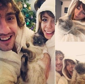 Rebecca Humphries Wiki, Age, Boyfriend, Height, Family & Biography 2 Rebecca Humphries with Boyfriend Seann Walsh & Cat Winston