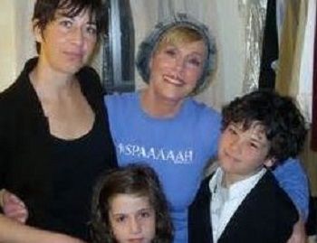 Vanessa Vadim Wiki, Age, Husband, Net worth, Biography, Family, Facts 3 Vanessa Vadim with her mother and Children