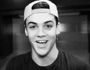 Grayson Dolan Height, Age, Girlfriend, Biography, Family & Net worth 7 Grayson Logan Wealth, Net worth & Lifestyle