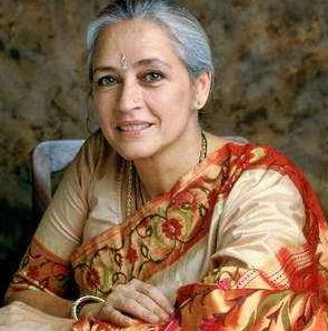 Nafisa Ali (Actress) Age, Husband, Kids, Family, Biography & Cancer 6 Nafisa Ali Lifestyle