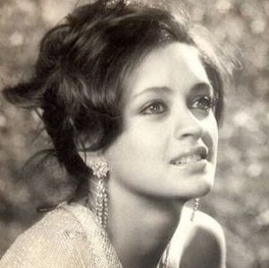 Nafisa Ali (Actress) Age, Husband, Kids, Family, Biography & Cancer 5 Nafisa Ali Veteran Actress