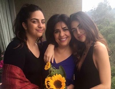 Newsha Syeh Height, Age, Wife, Family, Biography, Sister, Affair & Fact 4 Newsha Syeh Mother Sister