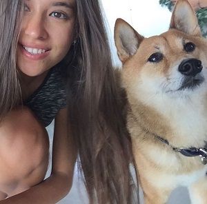 Olga Vlaslova (Model) Wiki, Height, Age, Boyfriend, Biography & Family 11 Olga Vlaslova with her Dog