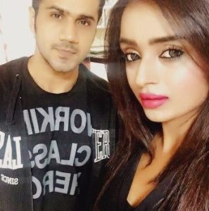 Chirag Thakkar Wiki (Parul Chauhan's Husband) Age, Height, Biography 4 Chirag Thakkar Wife Parul Chauhan