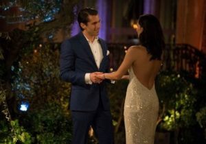 Jason Tartick Height, Age, Wife, Family, Biography, Net worth & More 3 Jason Tartick with Rebecca Kufrin
