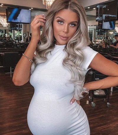 Skye Wheatley Wiki, Age, Height, Husband, Biography, Family & More 2 Skye Wheatley gave birth to her son
