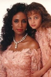 Brenda Harvey-Richie Wiki, Age, Husband, Family, Biography & More 3 Brenda Harvey-Richie Daughter Nicole Richie