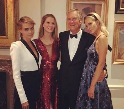 Chloe Delevingne Wiki, Age, Husband, Biography, Height, Family & More 3 Chloe Delevingne with her sisters and father