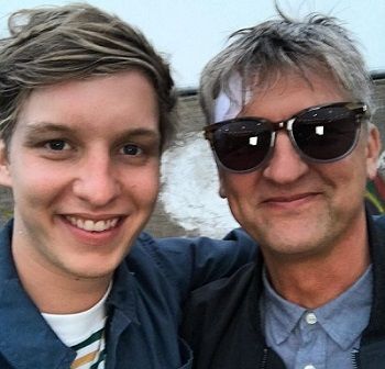 George Ezra Height, Age, Girlfriend, Biography, Family, Affairs & More 3 George Ezra father Paul Barnett