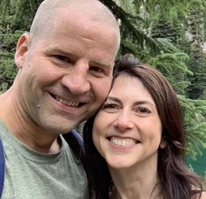 MacKenzie Bezos husband Dan Jewett