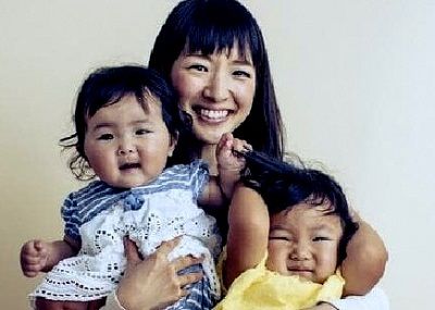 Takumi Kawahara Wiki (Marie Kondo's Husband) Age, Biography, Family 4 Takumi Kawahara's wife Marie Kondo and daughters Satsuki & Miko
