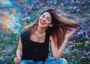 Aalia Furniturewalla Wiki (Pooja Bedi’s Daughter) Age, Biography & Facts 5 Aalia Furniturewalla Age, Height & Weight