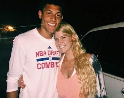 Brooke Jackson Wiki (Justin Jackson’s Wife) Age, Biography, Family Fact 4 Brooke Jackson with her husband Justin Jackson (American Professional Basketball Player)