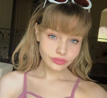 Lacey James Wiki, Age, Height, Boyfriend, Biography, Family & More 8 Lacey James Biography