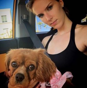 Charlotte Kirk Wiki, Age, Height, Biography, Husband, Family & More 6 Charlotte Kirk with her pet dog