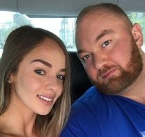 Kelsey Henson Height, Age, Biography, Husband, Family, Affairs & More 7 Kelsey Henson Husband Hafþór Júlíus Björnsson
