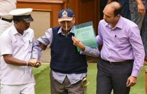 Medha Parrikar Wiki (Manohar Parrikar’s Wife) Age, Biography & Family 2 Manohar Parrikar dedicated & hardworking Goa CM